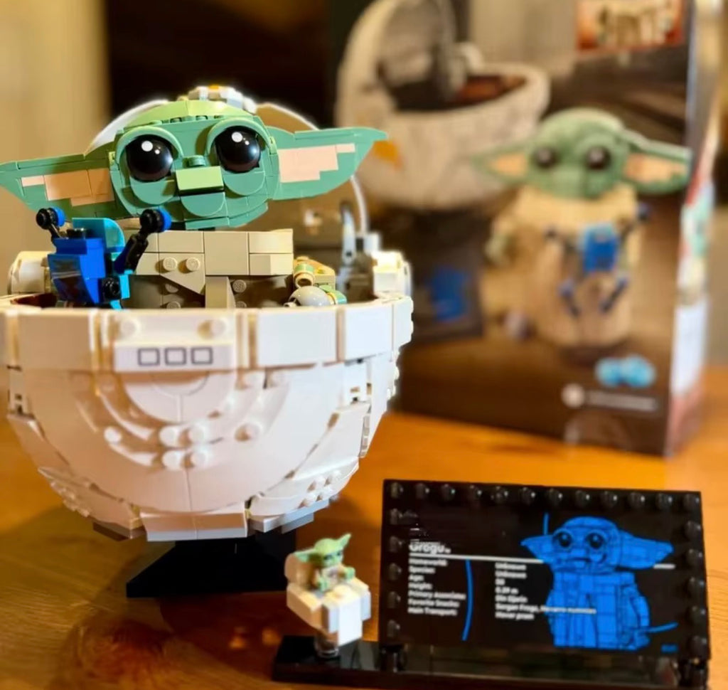 1080Pcs Baby Yoda building block set with 1 figure